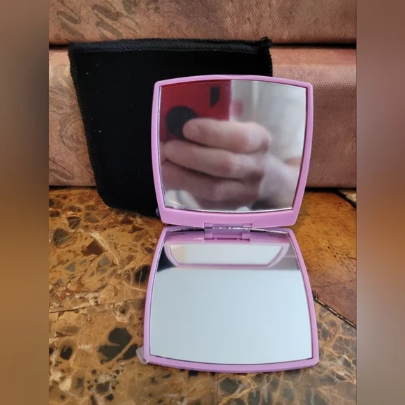 CHANEL COMPACT MIRROR - Picture 5 of 5